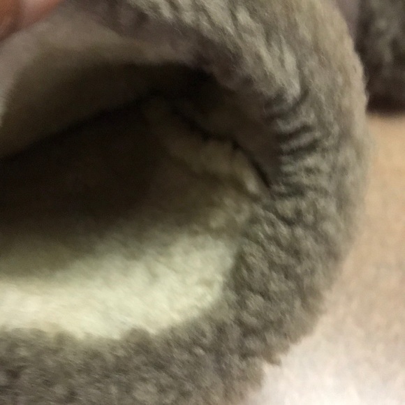 Shearling Mittens - Picture 4 of 5